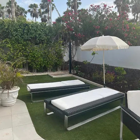 Luxury 4 Bedroom With Jacuzzi & Large Garden