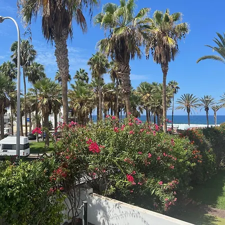 Luxury 4 Bedroom With Jacuzzi & Large Garden 빌라 플라야데라스아메리카스