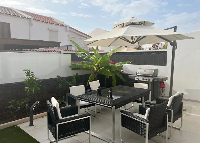 Luxury 4 Bedroom With Jacuzzi & Large Garden *