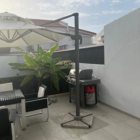 וילה Luxury 4 Bedroom With Jacuzzi & Large Garden