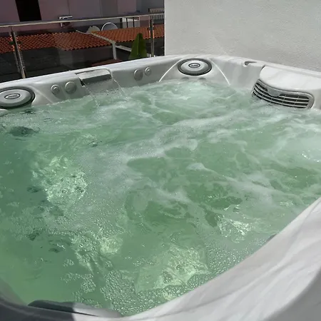 Luxury 4 Bedroom With Jacuzzi & Large Garden וילה פלאייה דה לאס אמריקס